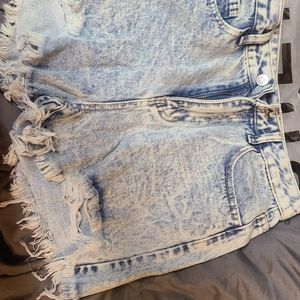 Lightwash shorts